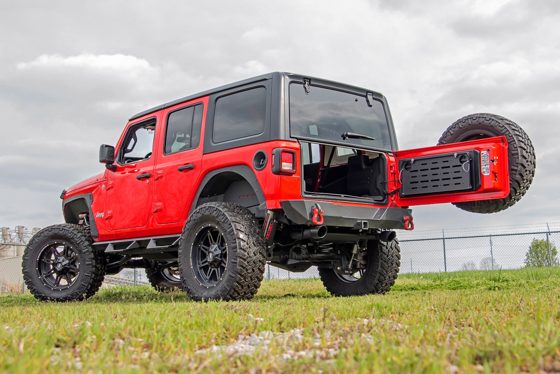 Rough Country | Tailgate Table | Jeep Folding Tailgate Table 18-20 Wrangler JL / JLU Rough Country | 10625