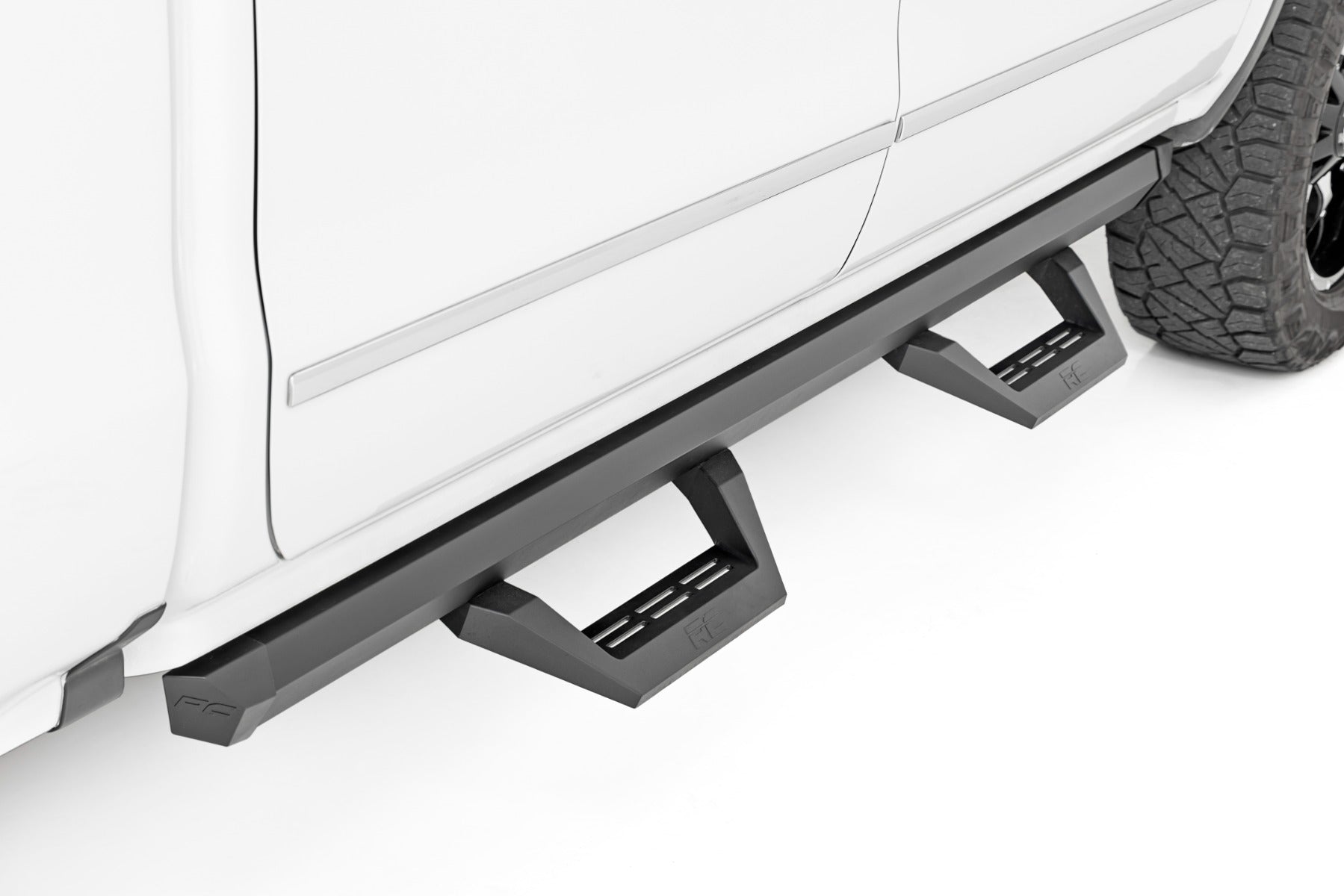 Rough Country | Side Steps | SRX2 Adjustable Aluminum Step Crew Cab 07-18 Chevy/GMC 1500/2500HD/3500HD Rough Country | 11009A