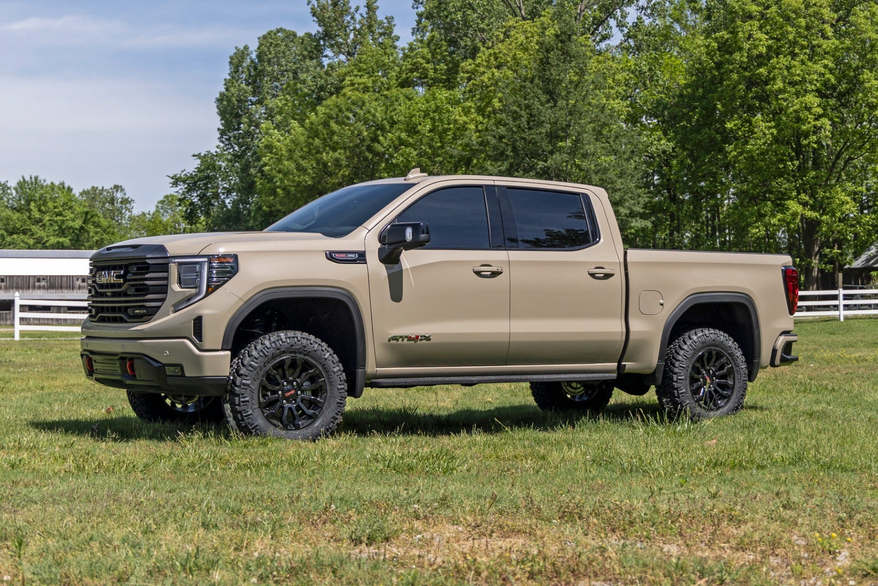 Rough Country | Leveling Kit | 1.5 Inch Leveling Kit AT4X GMC Sierra 1500 4WD (22-23) Rough Country | 1301