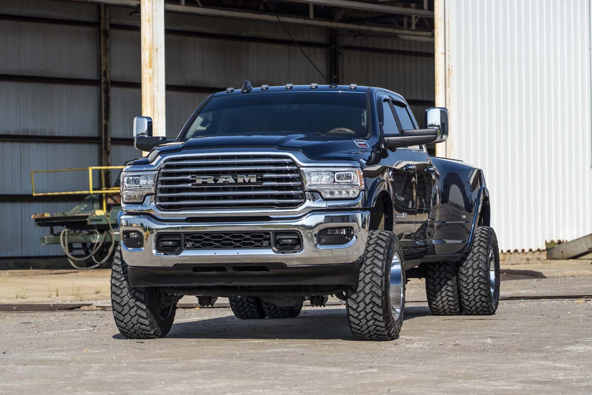 Rough Country | Lift Kits | 5.0 Inch Dodge Radius Arm Suspension Lift Kit (2020 Ram 3500 4WD Diesel, Air Ride, Dual Rear Wheels) Rough Country | 30930