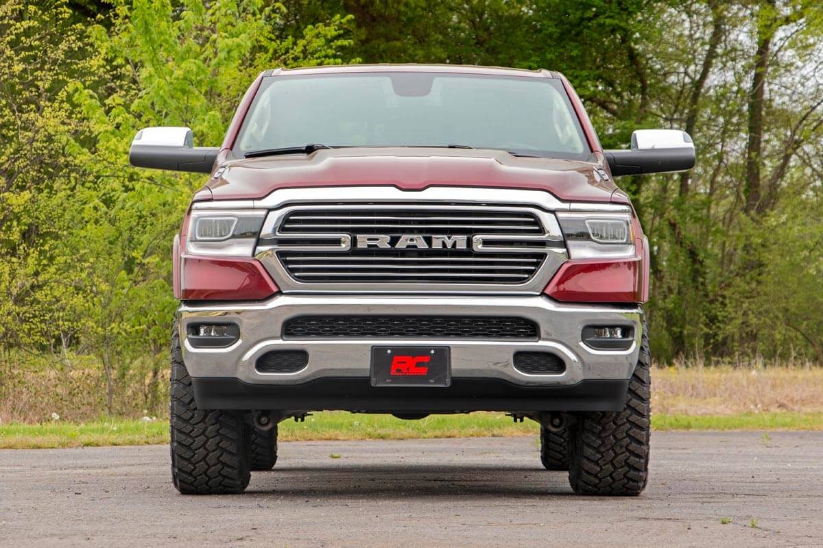 Rough Country | Lift Kits | 3.5 Inch Ram Bolt-On Lift Kit w/ Rear V2 Shocks 19-23 Ram 1500 4WD Rough Country | 31470