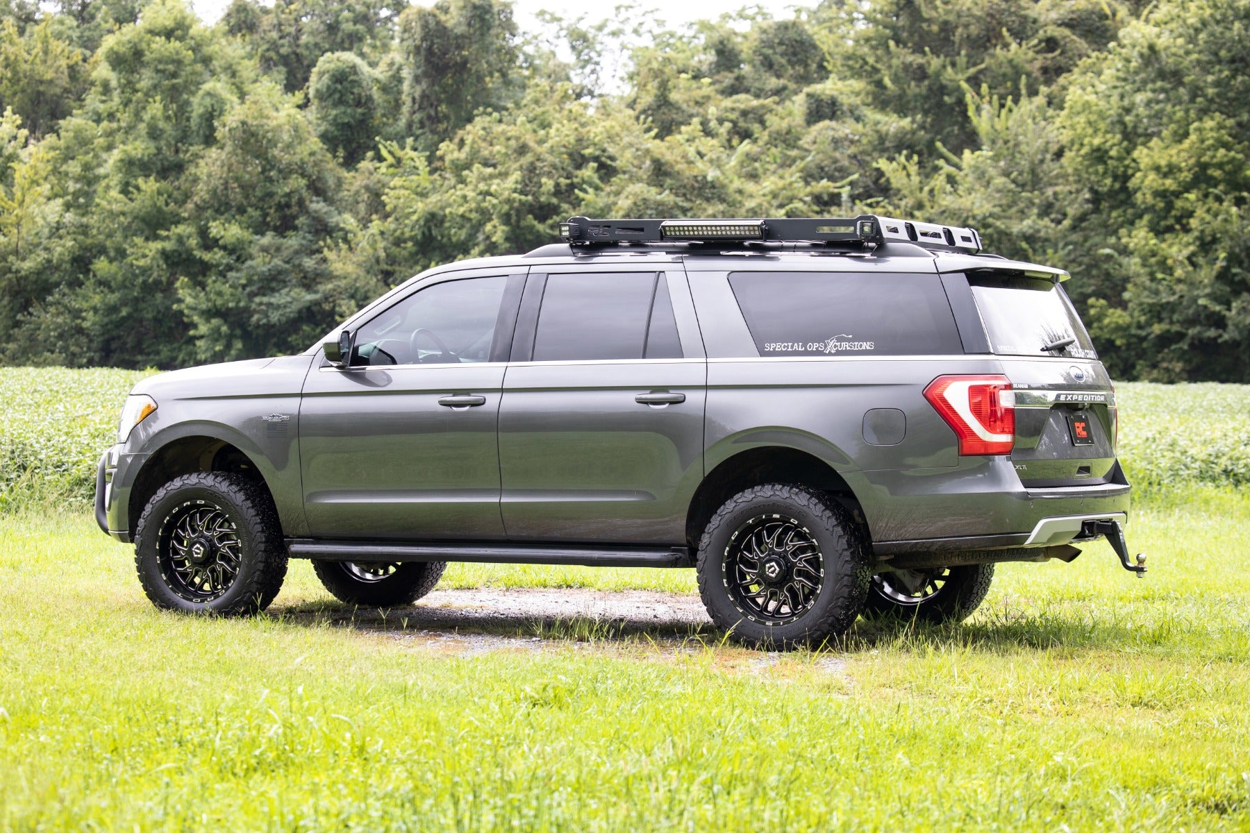 Rough Country | Lift Kits | 3 Inch Lift Kit UCA 18-Up Ford Expedition 4WD Rough Country | 40231