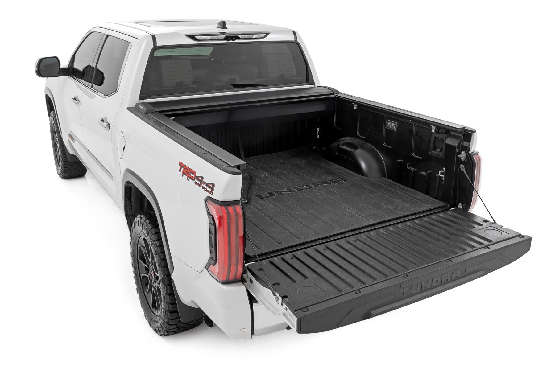 Rough Country | Tonneau Covers | Retractable Bed Cover 5 Foot 7 Inch Bed Toyota Tundra (2022-2023) Rough Country | 46514551A