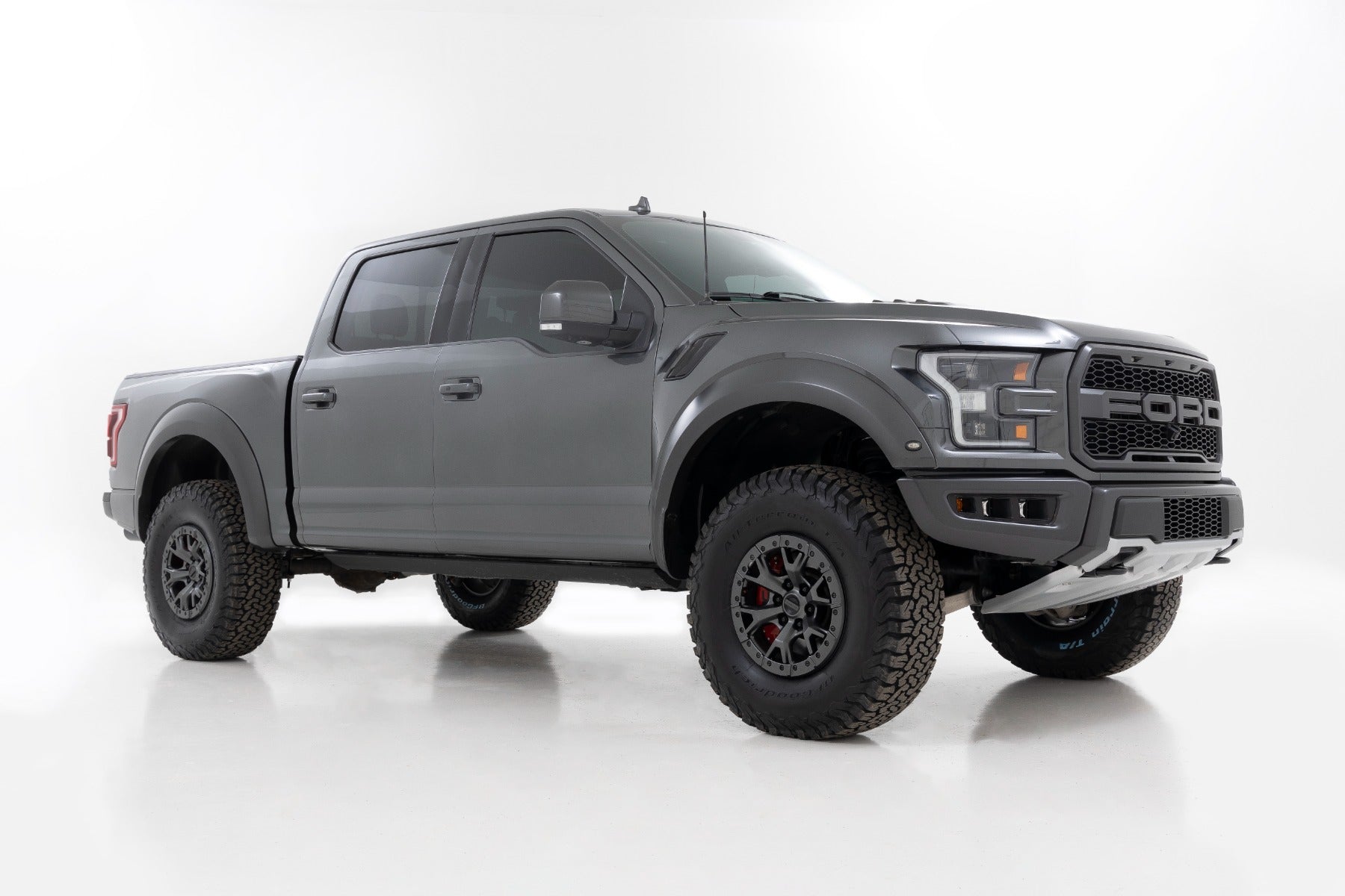 Rough Country | Lift Kits | 2.5 Inch Lift Kit Ford Raptor 4WD (19-20) Rough Country | 51031