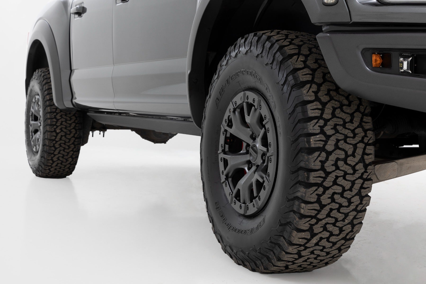 Rough Country | Lift Kits | 2.5 Inch Lift Kit Ford Raptor 4WD (19-20) Rough Country | 51031