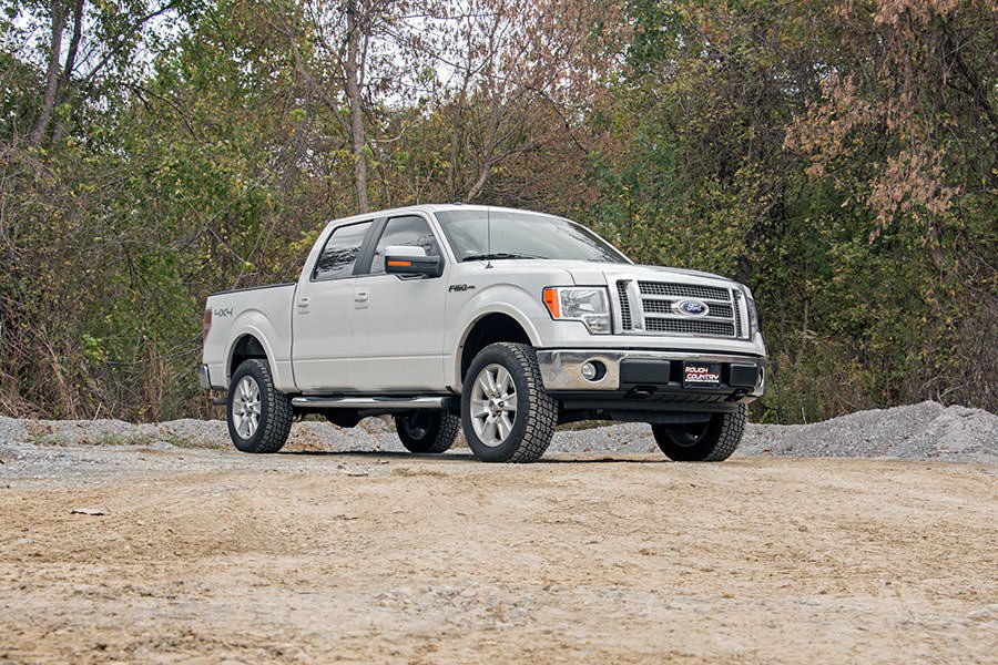 Rough Country | Lift Kits | 2 Inch Ford Leveling Lift Kit Vertex and V2 09-13 Ford F-150 Rough Country | 52257