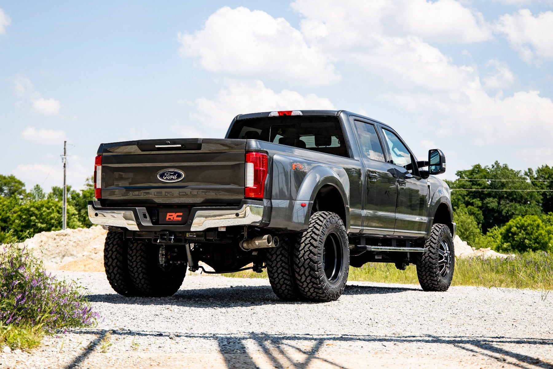 Rough Country | Lift Kits | 4.5 Inch Inch Ford Suspension Lift Kit w/ N3 Shocks 17-20 F-350 4WD Diesel Dually Rough Country | 55930