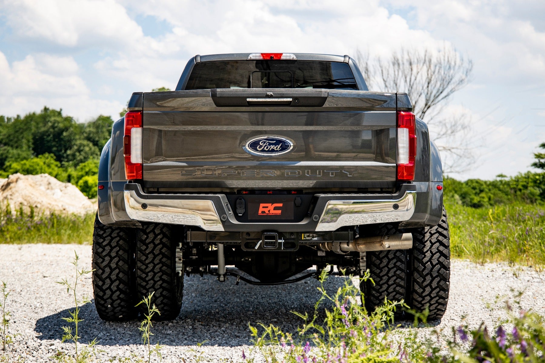 Rough Country | Lift Kits | 4.5 Inch Inch Ford Suspension Lift Kit w/ N3 Shocks 17-20 F-350 4WD Diesel Dually Rough Country | 55930