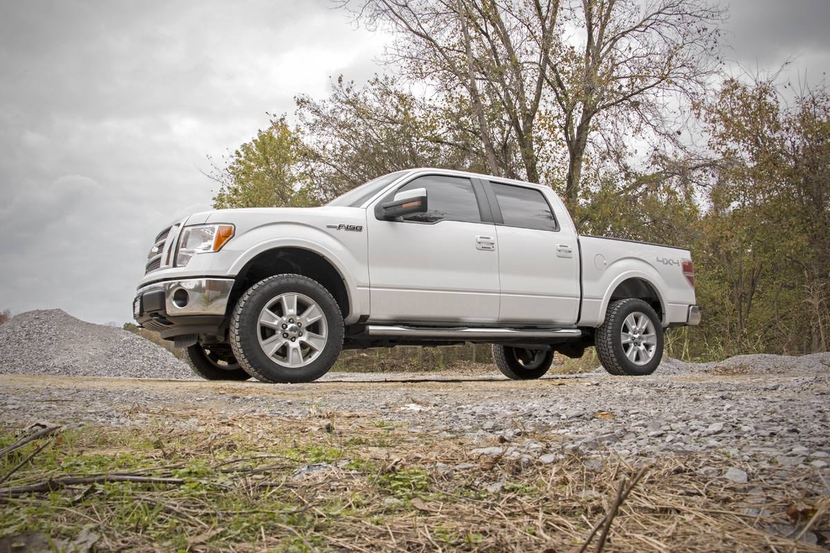Rough Country | Leveling Kit | 2 Inch Leveling Billet Strut Extensions 09-13 F-150 Red Rough Country | 568RED