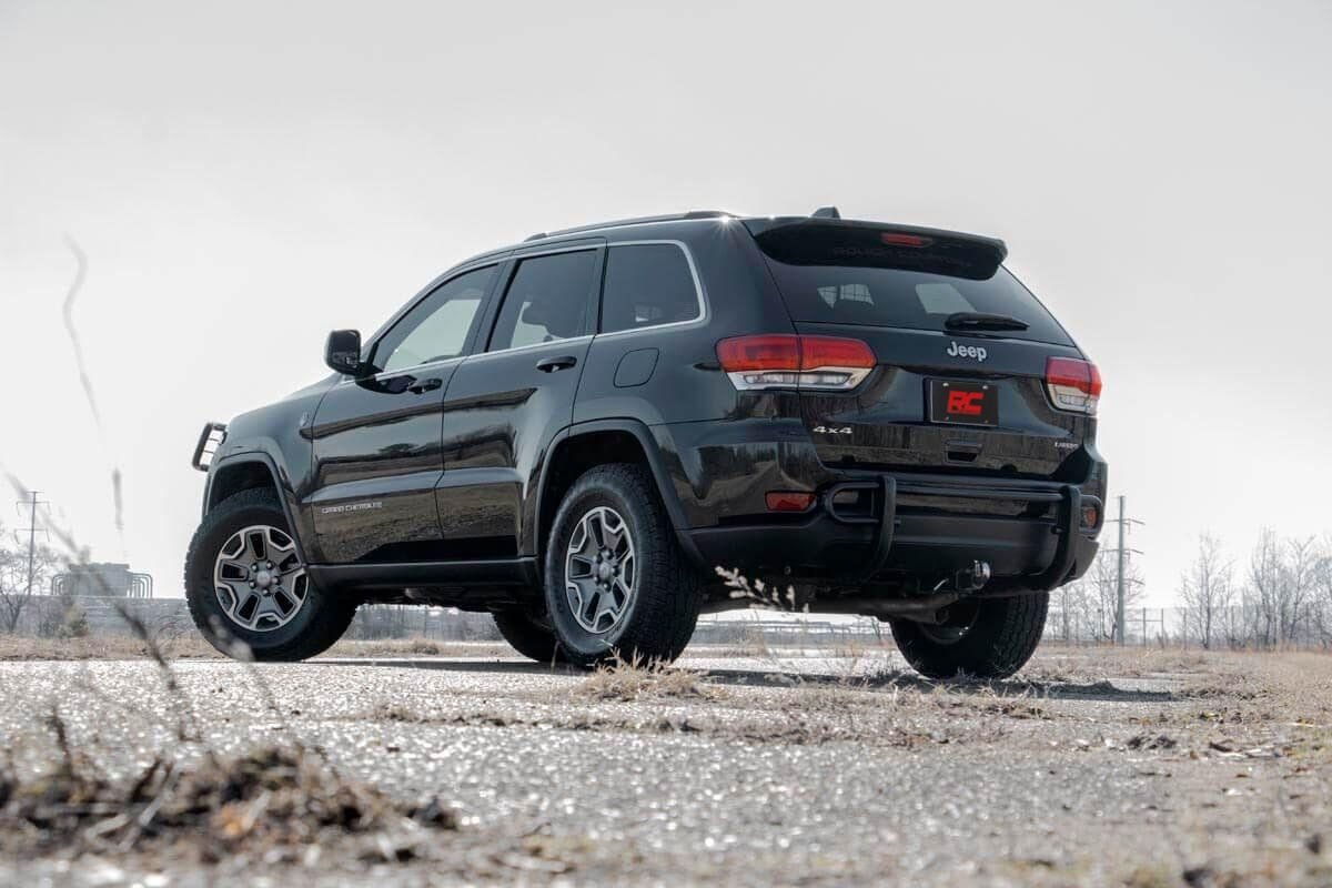 Rough Country | Leveling Kit | 2 Inch Jeep Leveling Kit 11-20 Grand Cherokee WK2 Rough Country | 67800