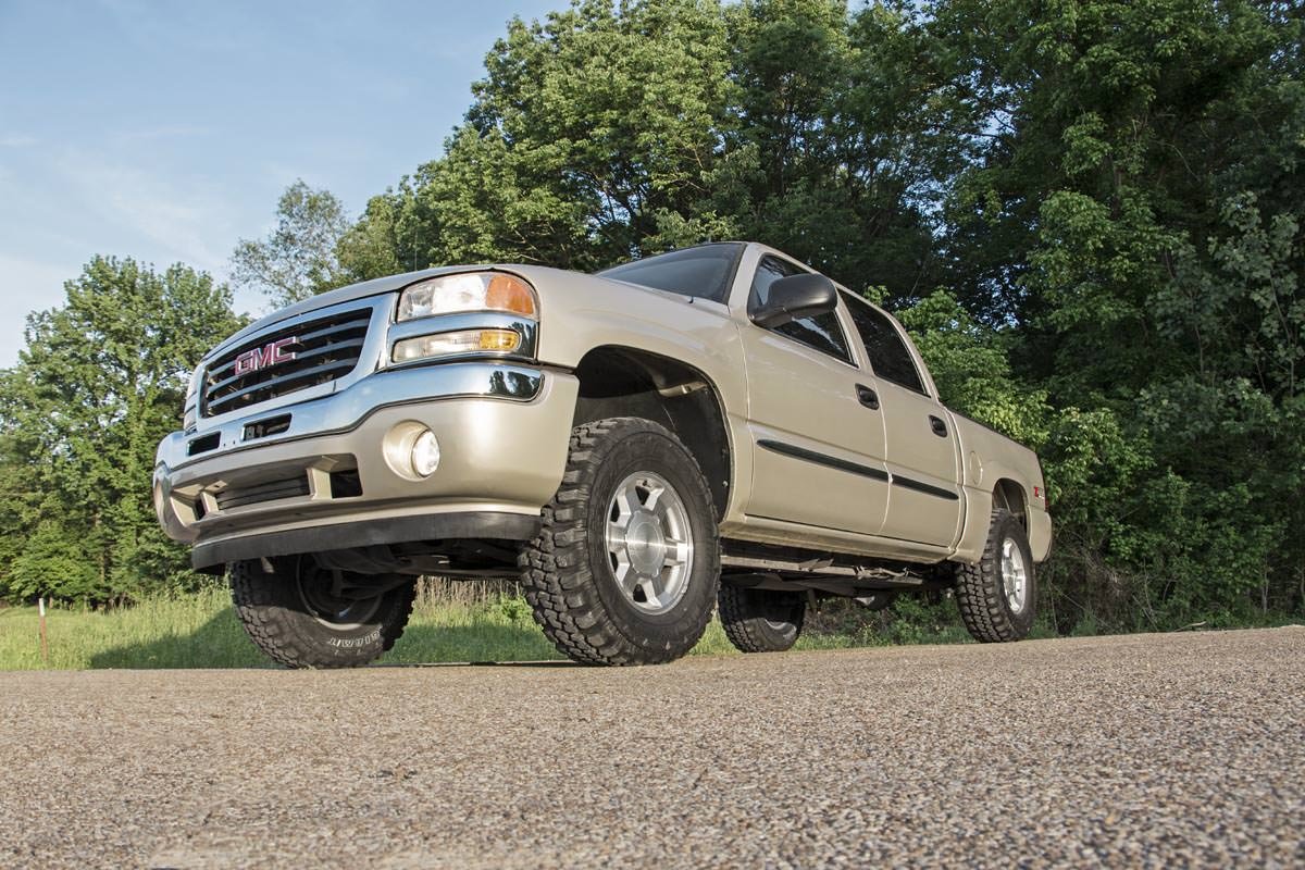 Rough Country | Leveling Kit | 1.5-2.5 Inch Leveling Torsion Bar Keys 00-06 Silverado/Sierra 1500 Rough Country | 7592