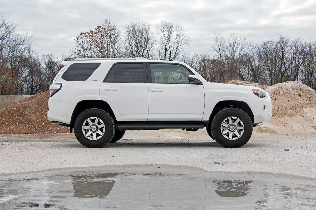 Rough Country | Lift Kits | Toyota 4Runner 3 Inch Suspension Lift Kit N3 Struts For 10-Pres 4-Runner Rough Country | 76631