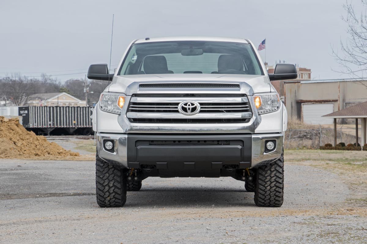 Rough Country | Leveling Kit | 2.5-3 Inch Leveling Lift Kit 07-20 Tundra 4WD Rough Country | 87000