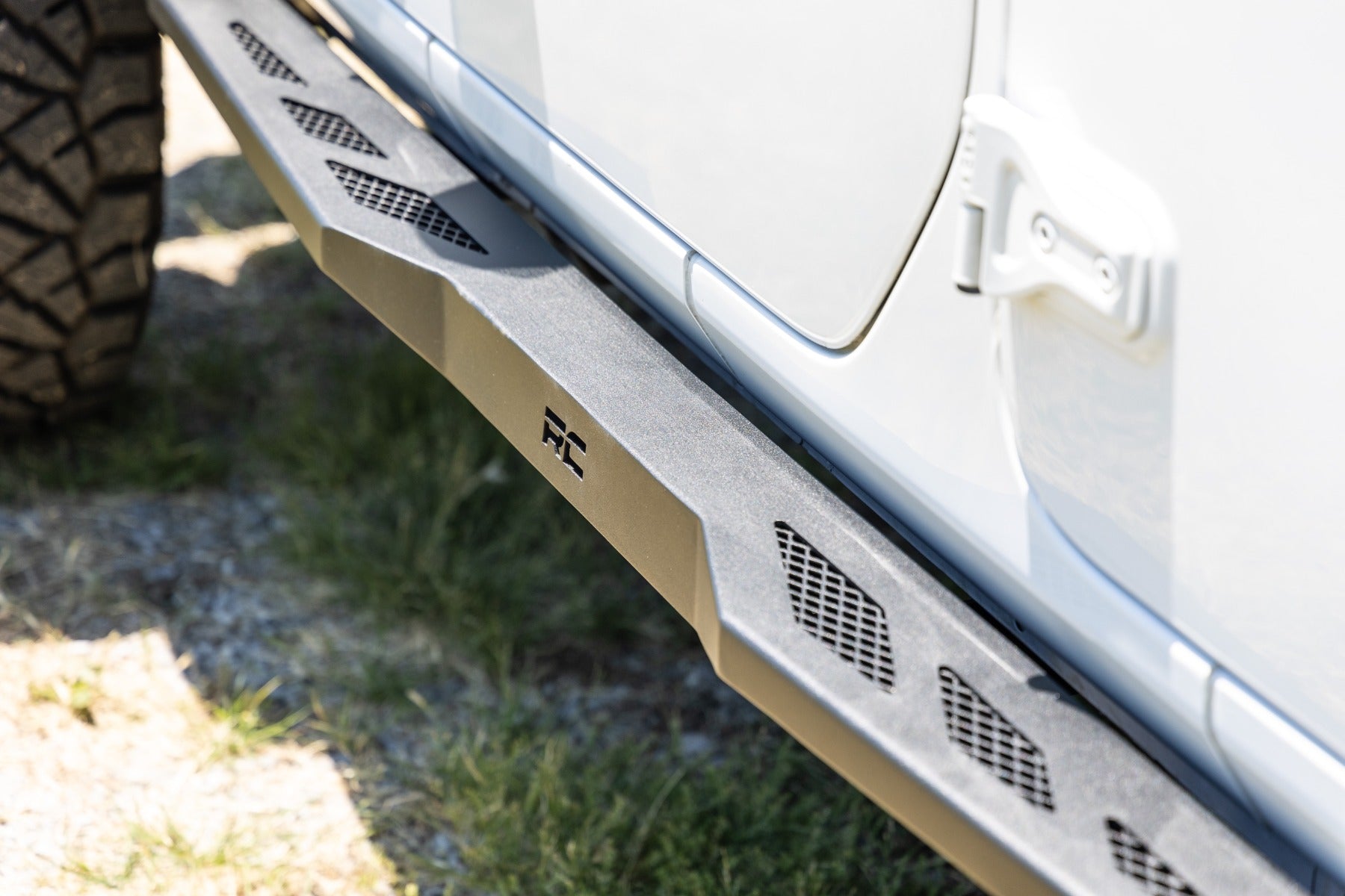 Rough Country | Rock Sliders | Rock Sliders Heavy Duty 4-Door 18-22 Jeep Wrangler JL 4WD Rough Country | 90801