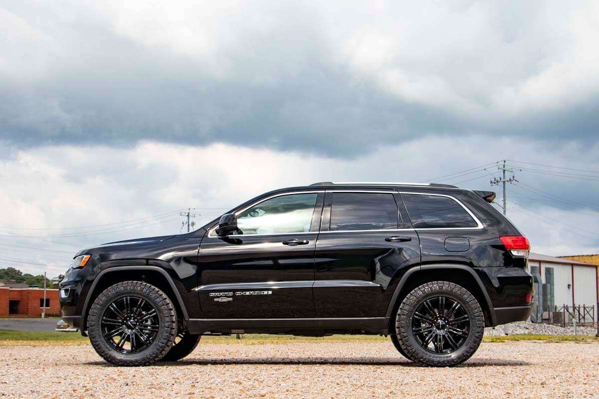 Rough Country | Lift Kits | 2.5 Inch Lift Kit N3 Struts 16-20 Jeep Grand Cherokee 4WD Rough Country | 91430