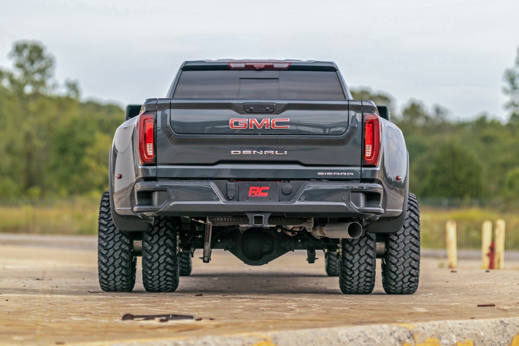 Rough Country | Lift Kits | 3 Inch Lift Kit with V2 Monotube Shocks 20-22 Chevy/GMC Sierra 3500 HD/Silverado 3500 HD Rough Country | 95670