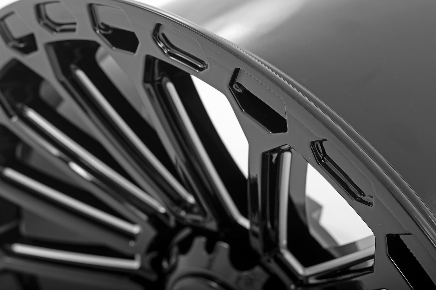 Rough Country | Wheels|Tire & Wheels | 97 Series Wheel One-Piece Gloss Black 22x10 8x170 -19mm Rough Country | 97221011