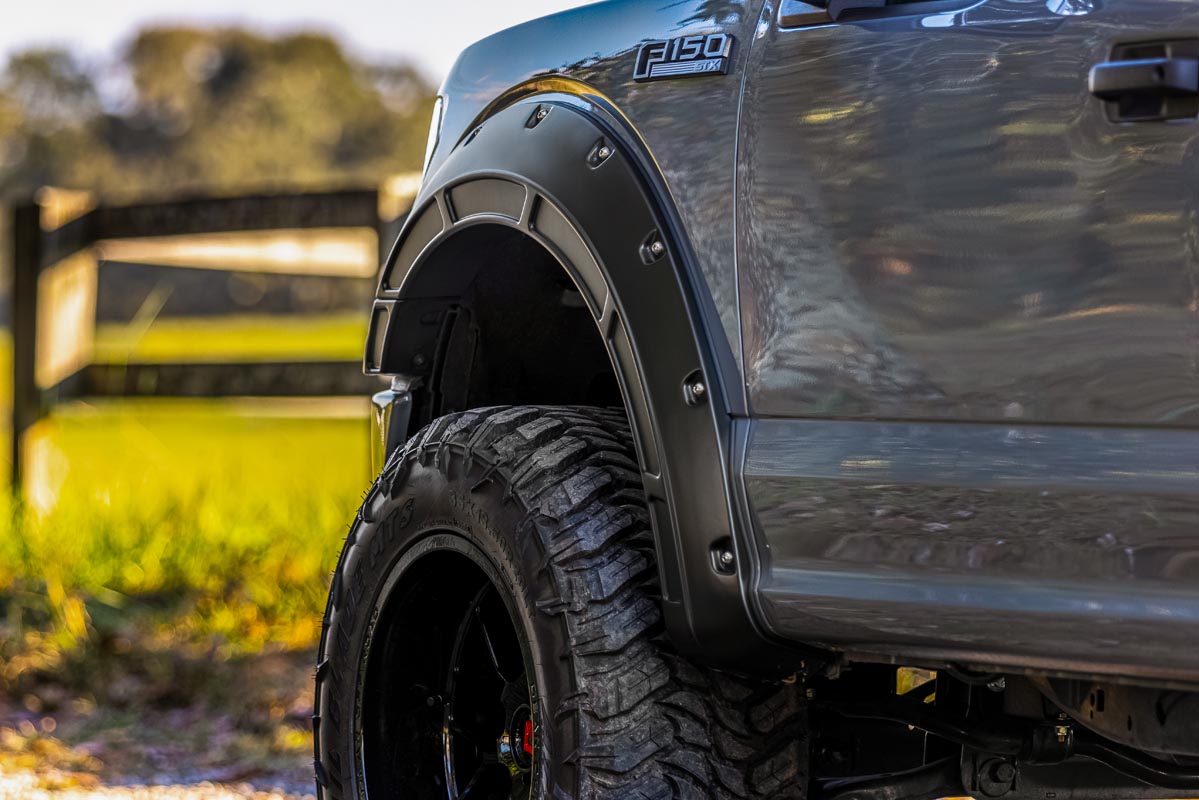 Rough Country | Fender Flares | Defender Pocket Fender Flares Flat Black Ford F-150 2WD/4WD (15-20) Rough Country | A-F11811