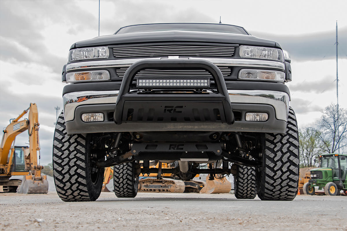 Rough Country | LED Light Pods | Chevy/GMC Black Bull Bar 99-06 Chevy/GMC 1500 and Classic Rough Country | B-C2991