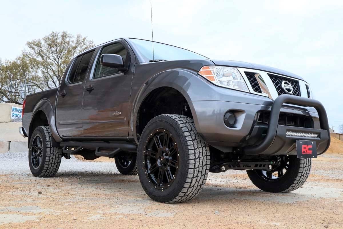 Rough Country | Bumper Bull Bar | Nissan 05-19 Frontier Bull Bar w/LED Light Bar Black Rough Country | B-N4150
