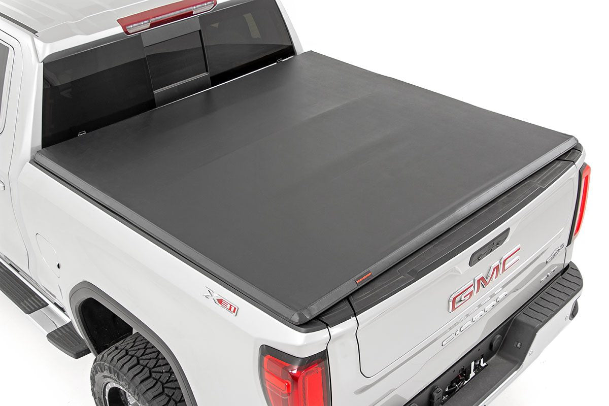 Soft Tri-Fold Bed Cover 19-20 Silverado/Sierra 1500 w/o Cargo Mgmt Rough Country
