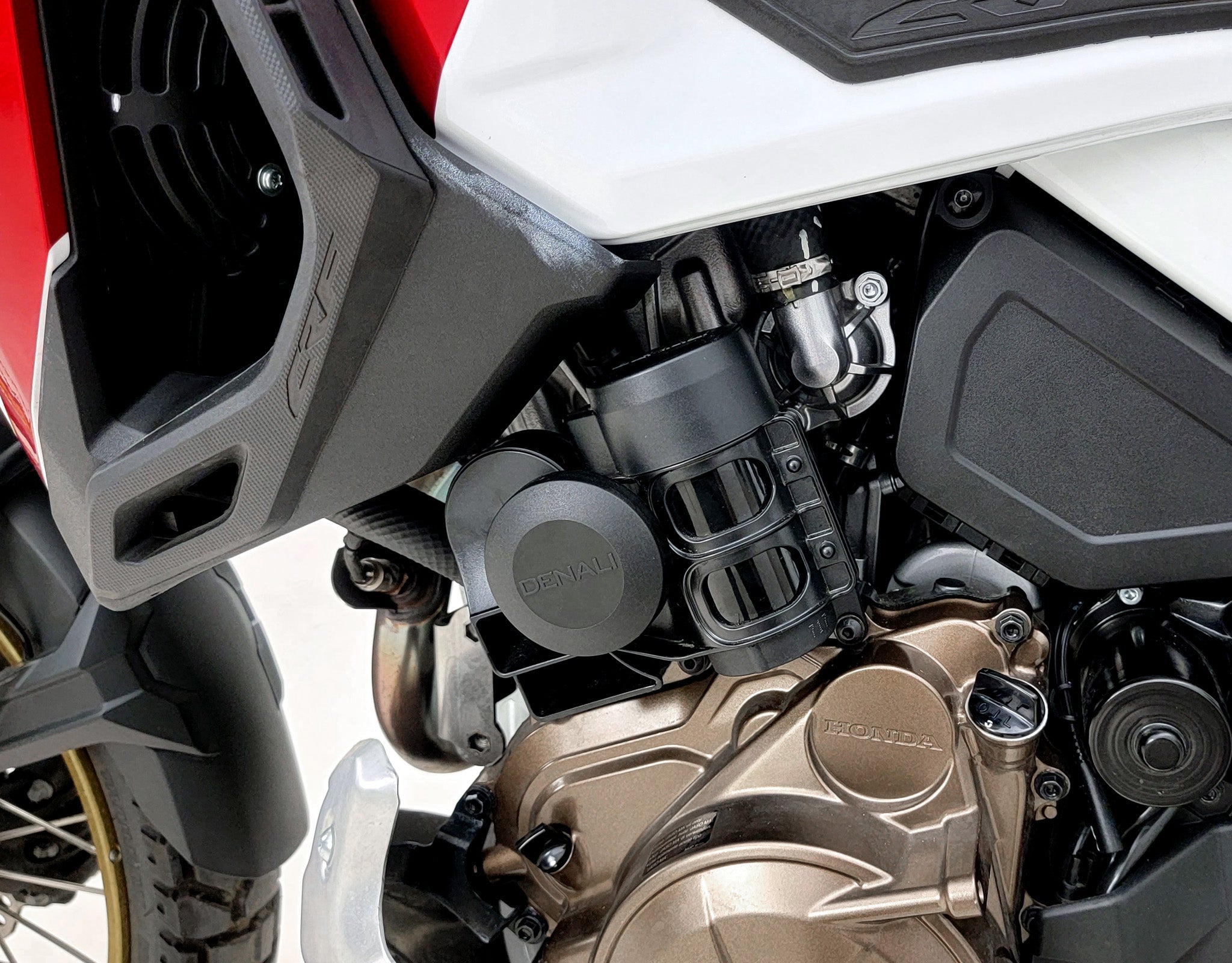 HMT.01.10200 DENALI SoundBomb Compact Horn Mounting Bracket, Honda CRF1000L Africa Twin '16- rev02