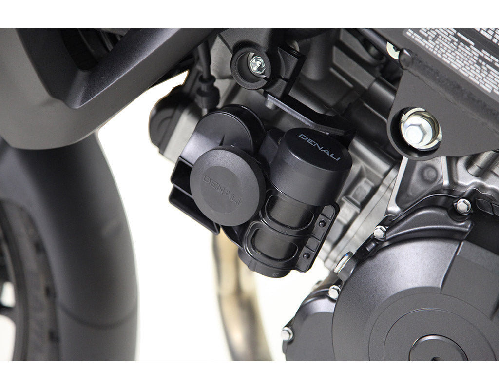 HMT.05.10200 Denali SoundBomb Compact Horn Mounting Bracket, Suzuki DL1000 V-Strom '14- rev00