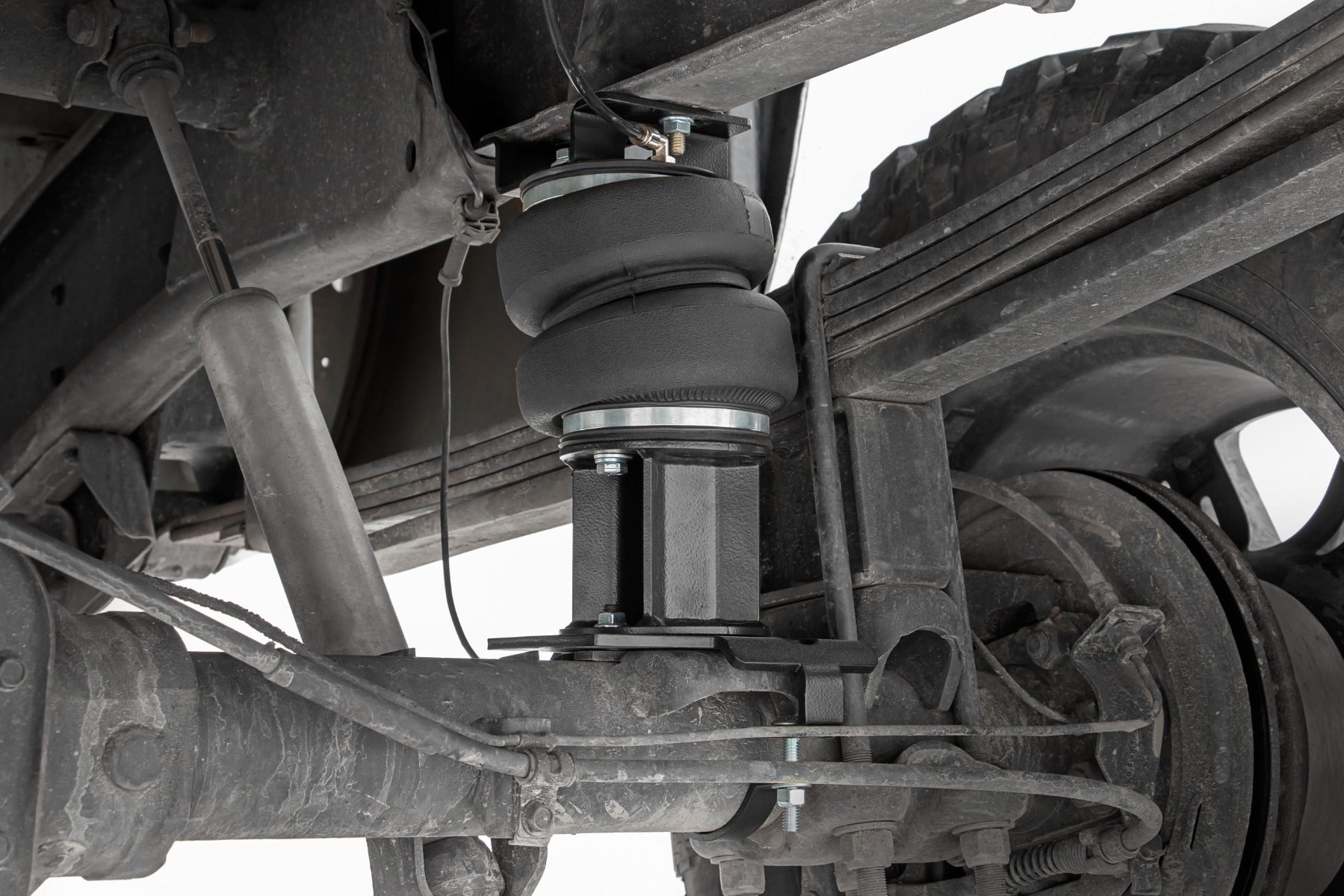 Rough Country | Suspension Air Spring | Air Spring Kit 0-6 Inch Lift without Onboard Air Comprsseor 01-10 Chevy/GMC 2500HD Rough Country | 10006