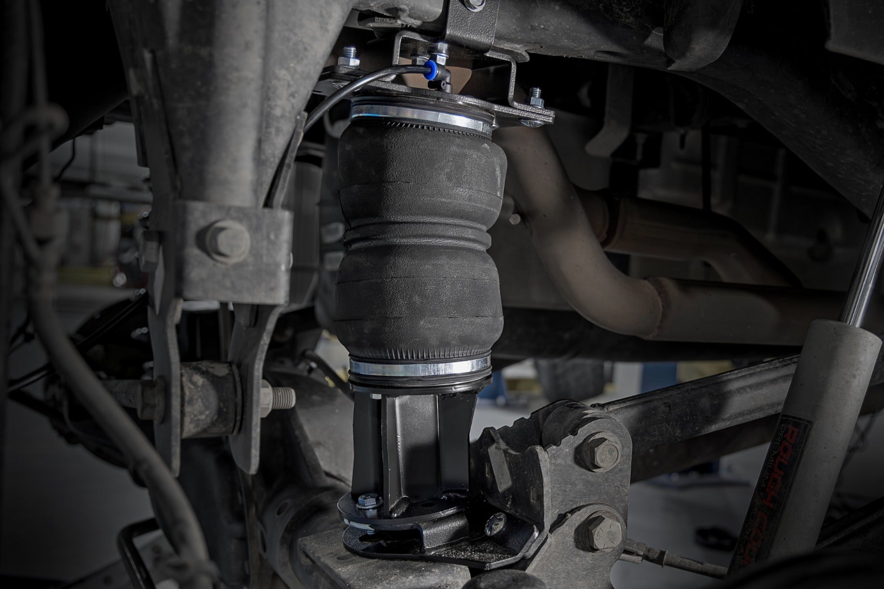 Rough Country | Suspension Air Spring | Air Spring Kit Ram 1500 4WD 09-Up and Classic Rough Country | 10032
