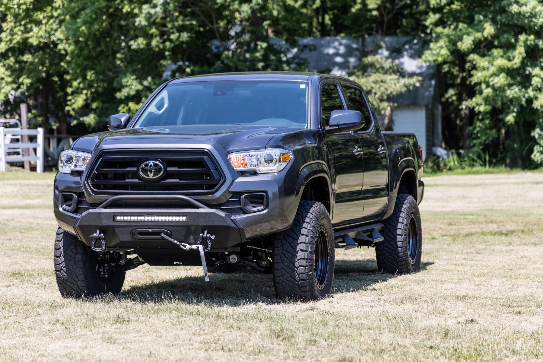 Rough Country | Front Bumpers | Front Bumper Hybrid with 12000-Lb Pro Series Winch and 20 LED Light Bar 16-22 Toyota Tacoma 4WD Rough Country | 10721