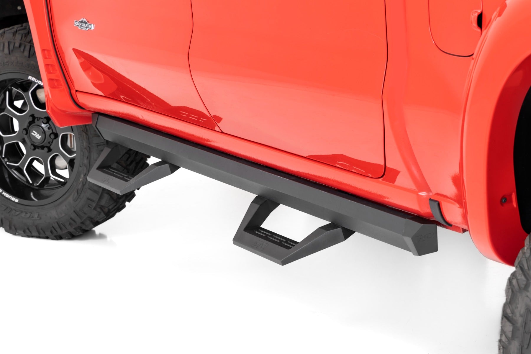 Rough Country | Side Steps | SRX2 Adjustable Aluminum Step Crew Cab 19-22 Chevy/GMC 1500/2500HD 2WD/4WD Rough Country | 11003A