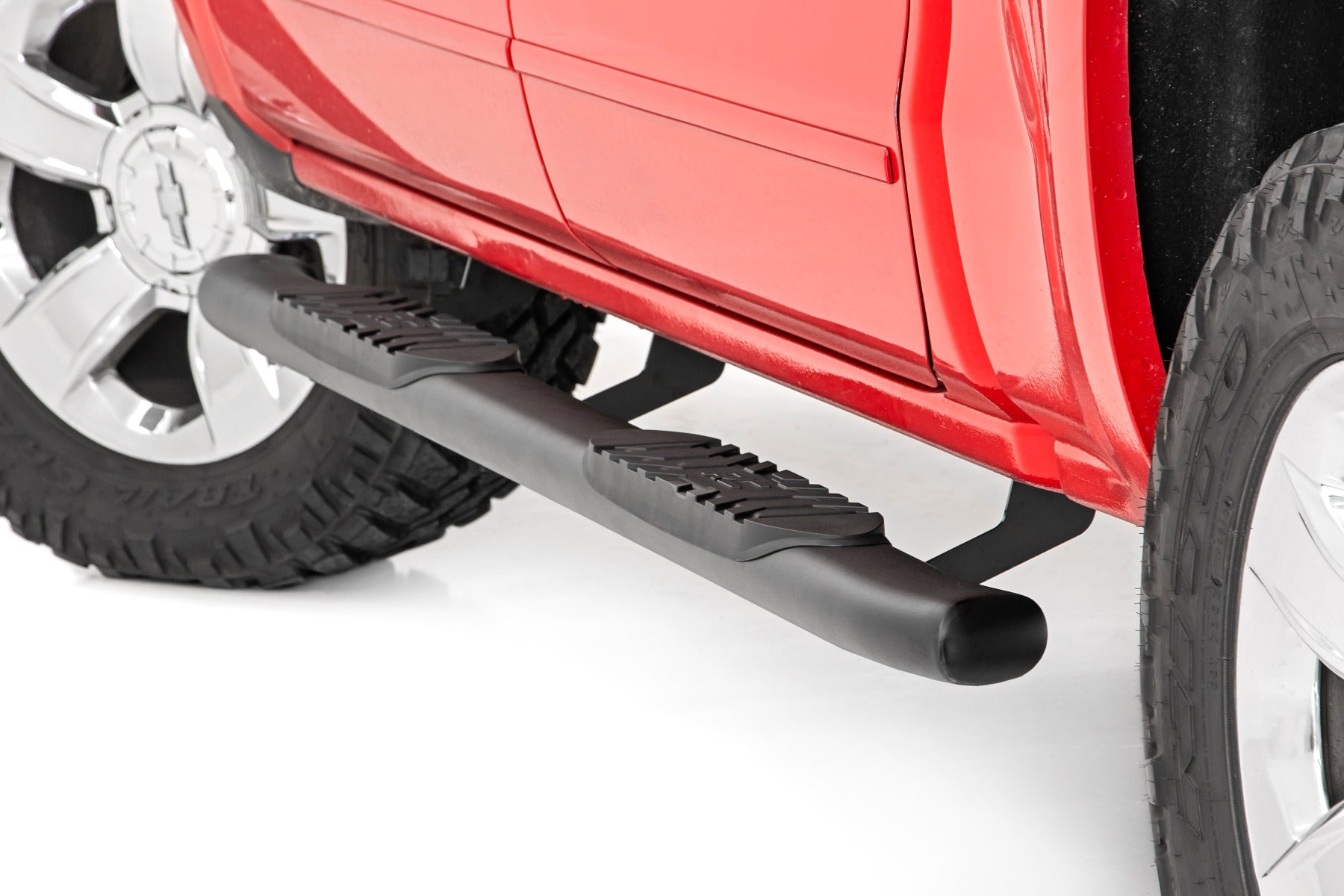 Rough Country | Nerf Bars | GM Oval Nerf Step Bars (07-18 GM 1500, 07-19 2500HD/3500 HD, 19 Classic Crew Cab) Rough Country | 21001