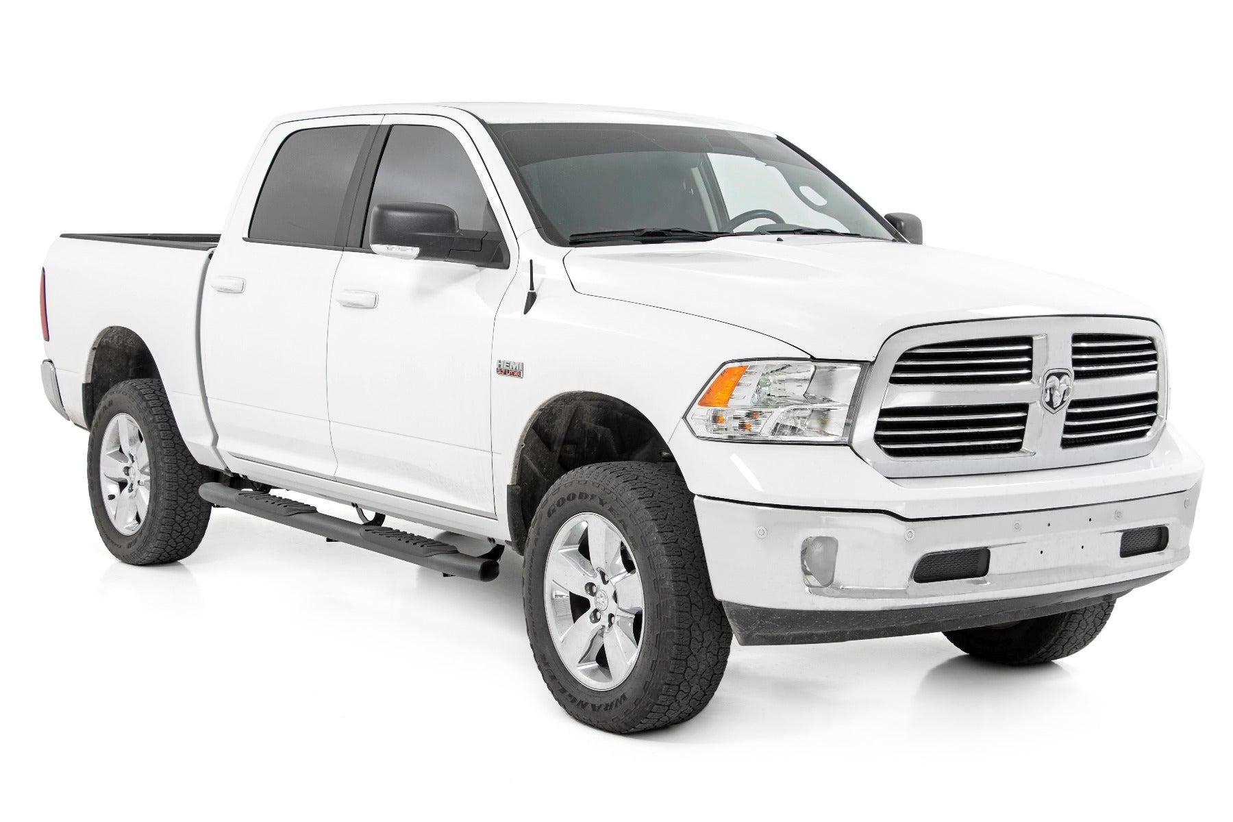 Rough Country | Nerf Bars | Dodge Oval Nerf Step Bars (09-18 Ram 1500 19-Up Classic Crew Cab Rough Country | 21003