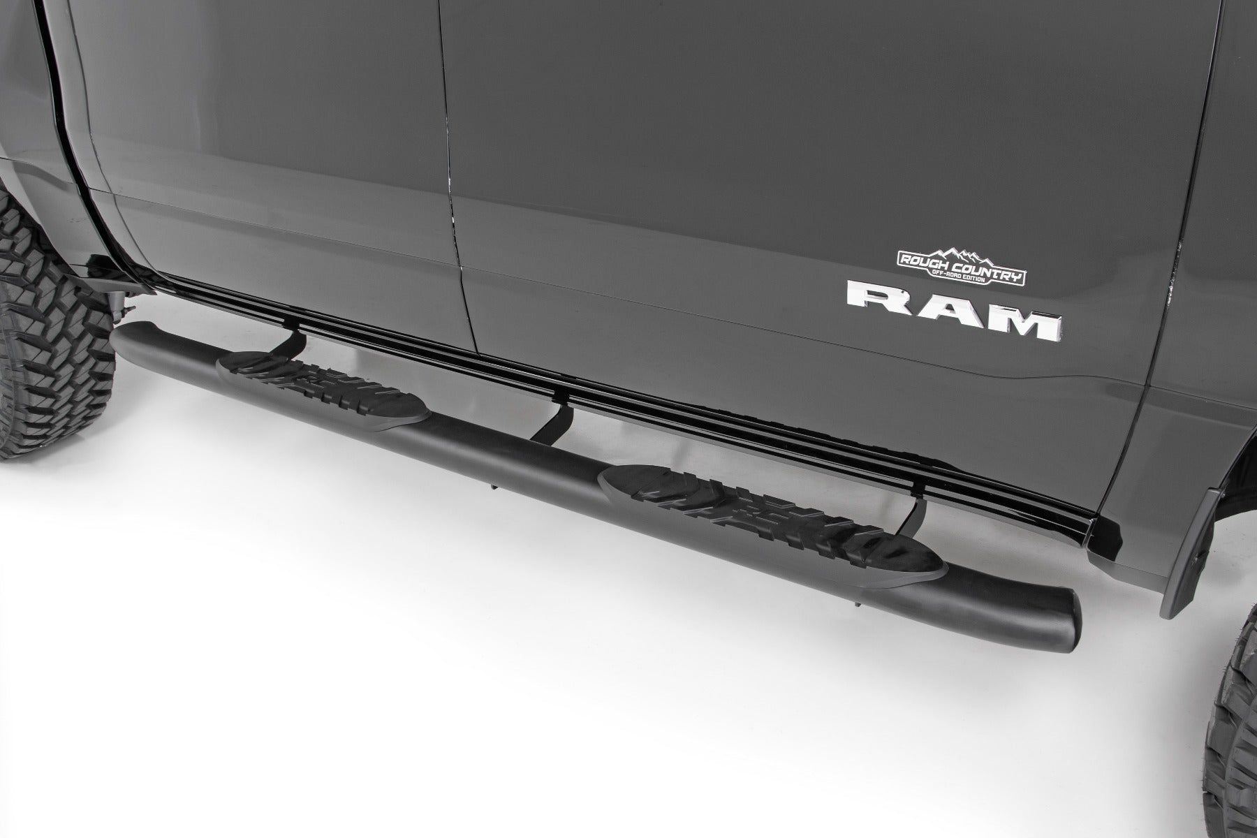 Rough Country | Nerf Bars | Dodge Oval Nerf Step Bars (19-20 Ram Crew Cab) Rough Country | 21004