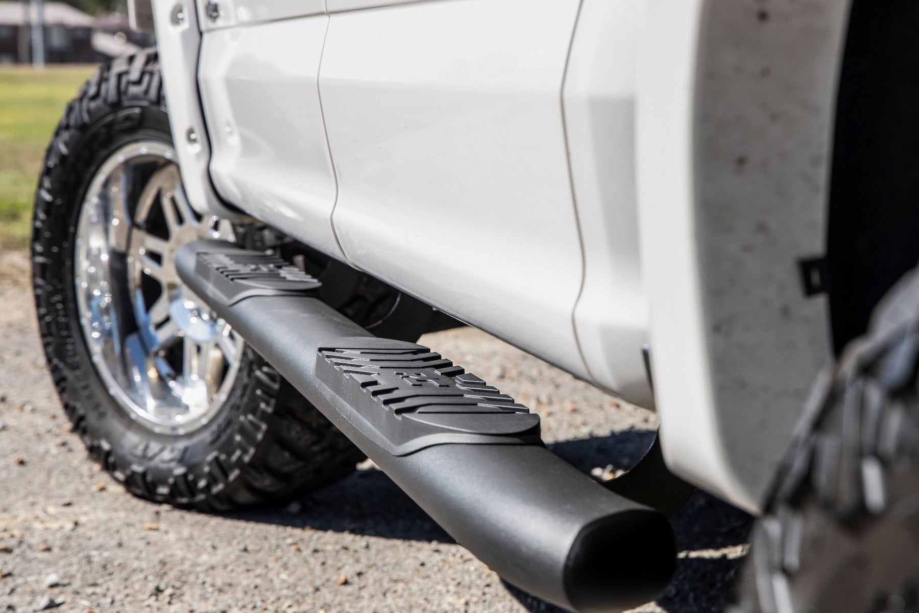 Rough Country | Nerf Bars | Ford Oval Nerf Step Bars 15-Up F-150 SuperCrew Cab Rough Country | 21005