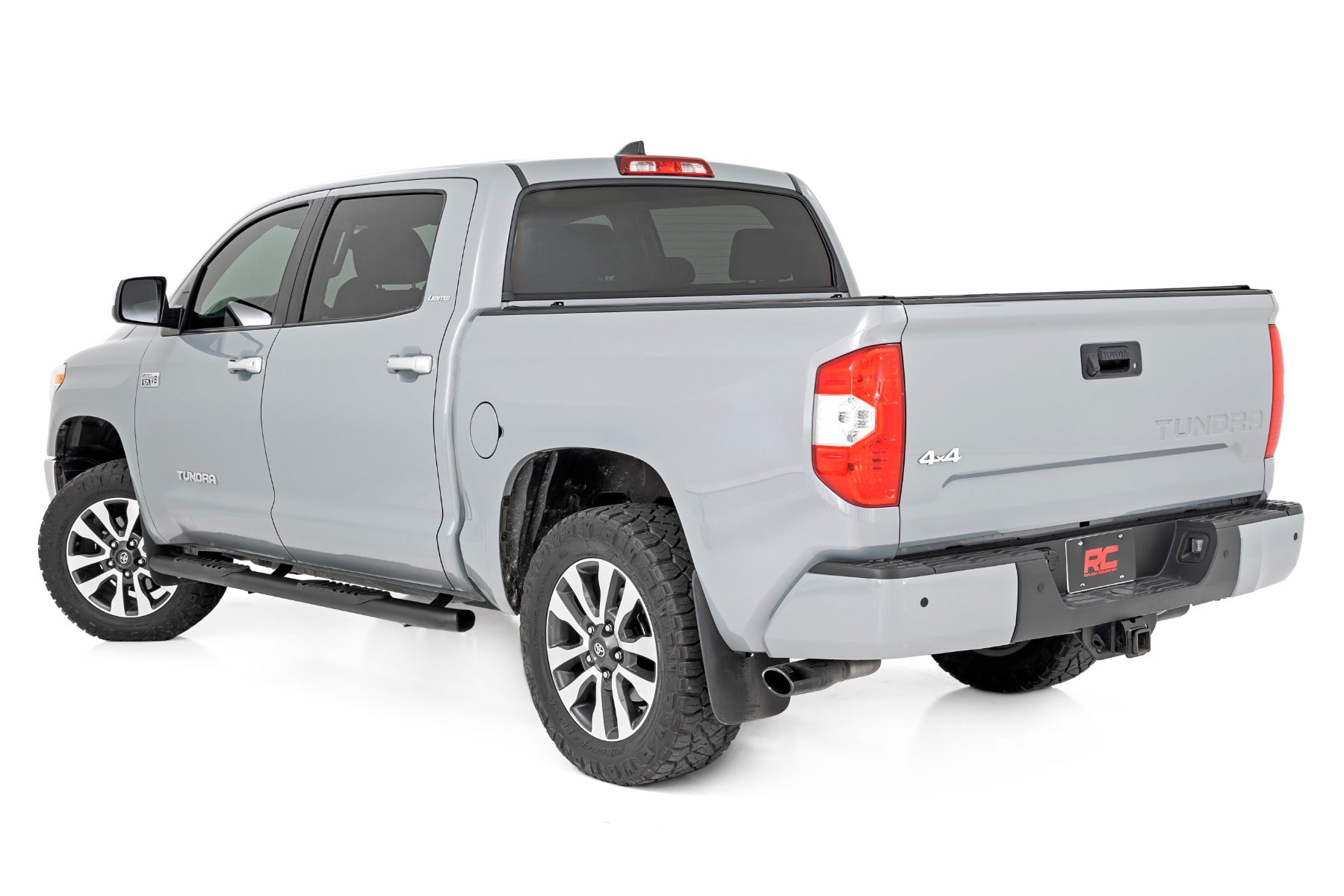 Rough Country | Nerf Bars | Oval Nerf Step 4.5 Inch Crew Cab Black 07-21 Toyota Tundra 2WD/4WD Rough Country | 21009
