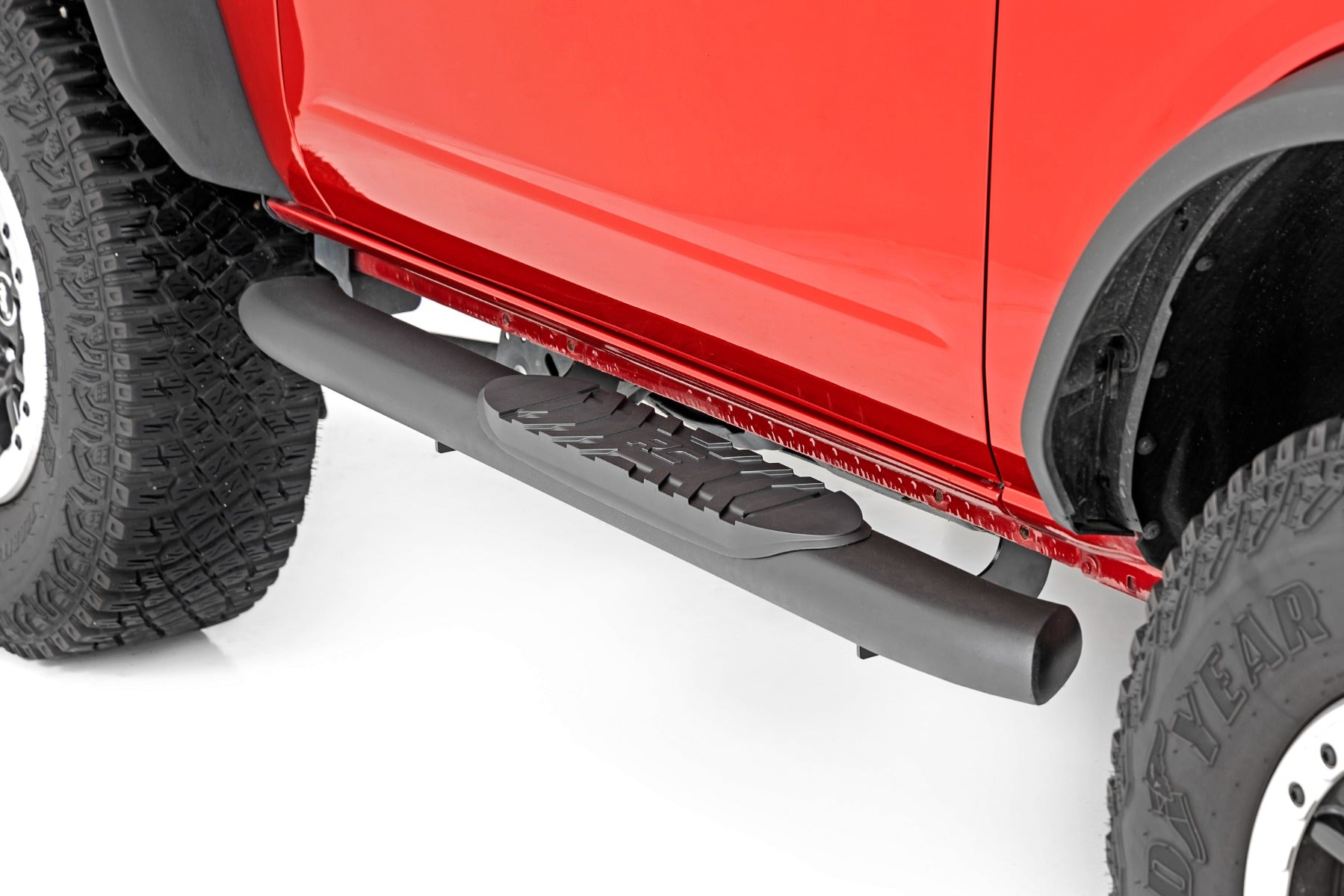 Rough Country | Nerf Bars | Oval Nerf Steps 2-Door Black Ford Bronco 2 Door 4WD 21-Up Rough Country | 21012