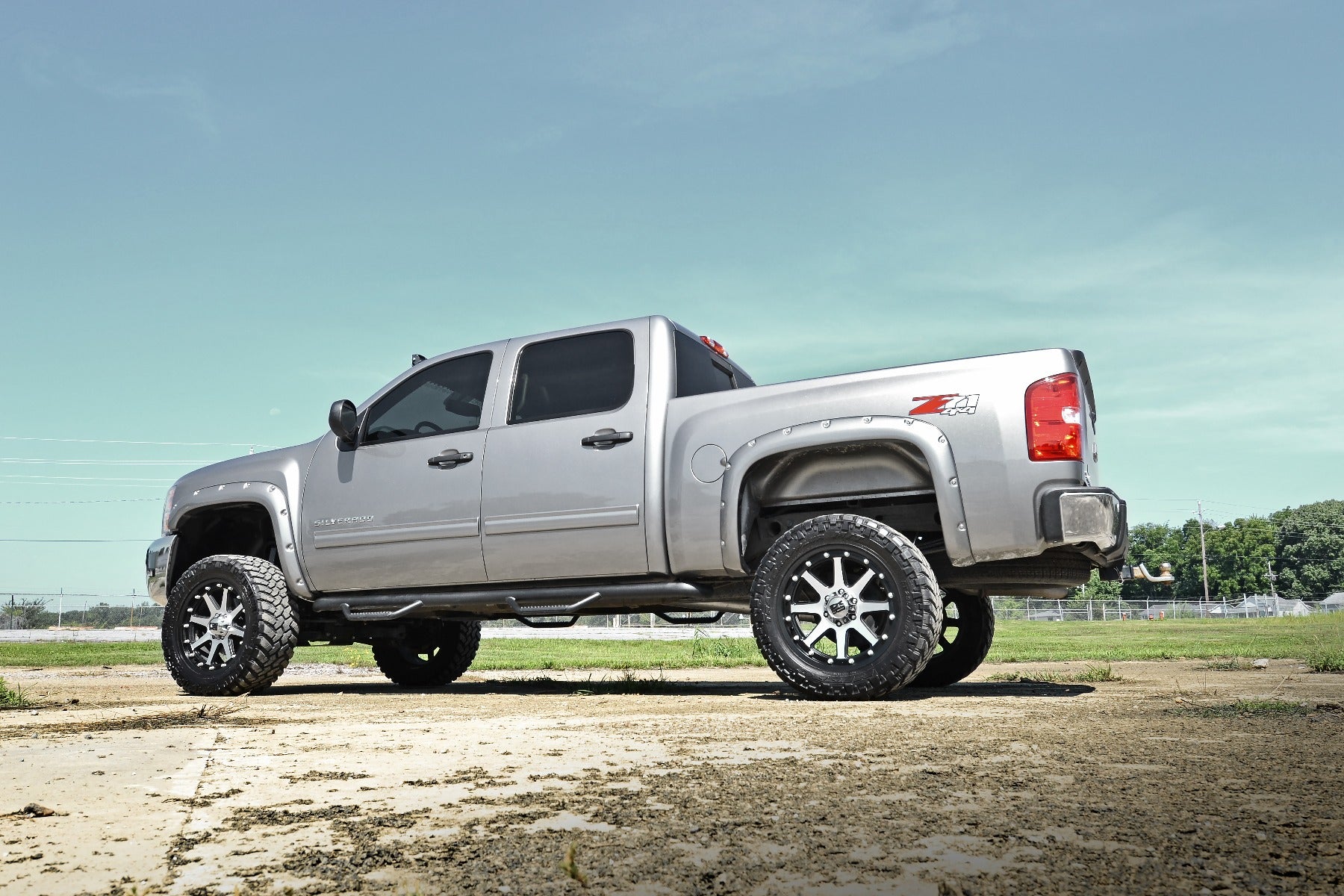 Rough Country | Lift Kits|Suspension|Suspension / Steering / Brakes | 6.0 Inch GM Suspension Lift Kit w/ N3 Loaded Struts and V2 Shocks Rough Country | 23637