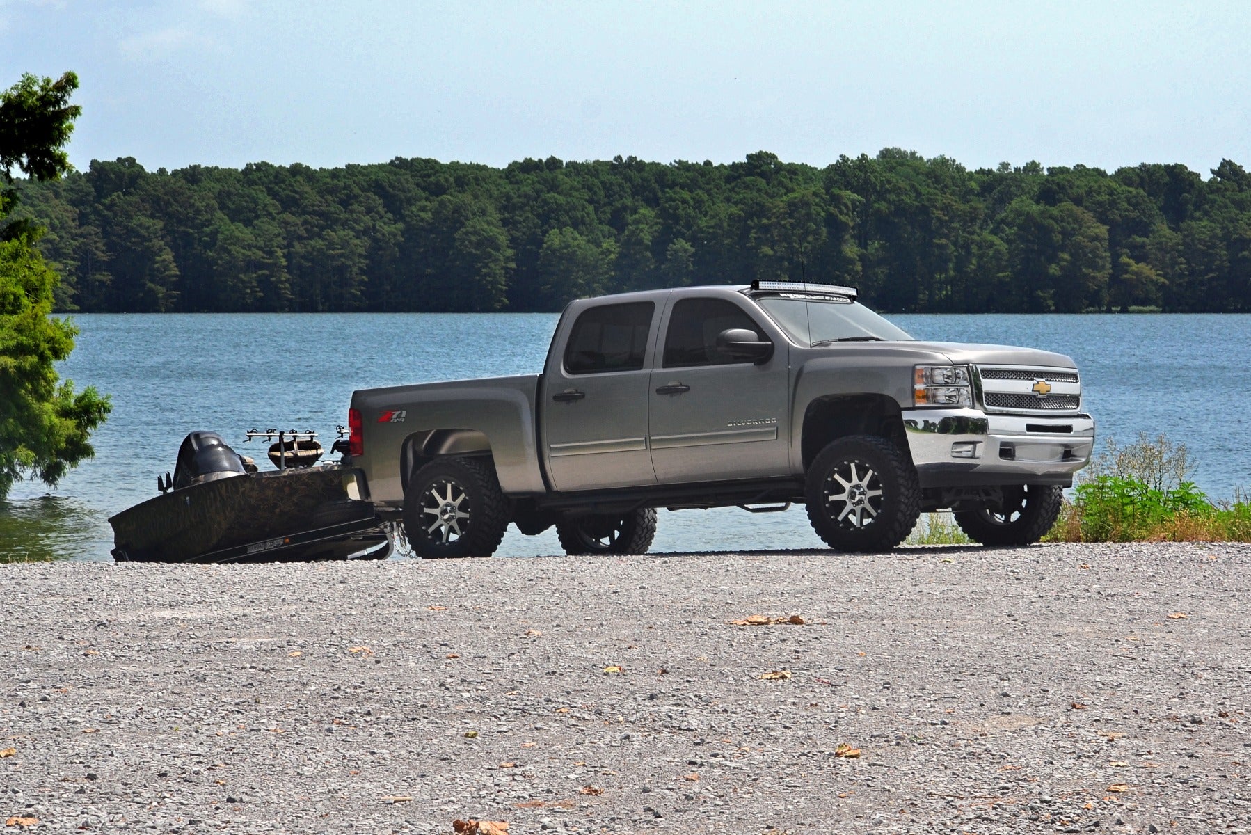 Rough Country | Lift Kits|Suspension|Suspension / Steering / Brakes | 6.0 Inch GM Suspension Lift Kit w/ N3 Loaded Struts and V2 Shocks Rough Country | 23637