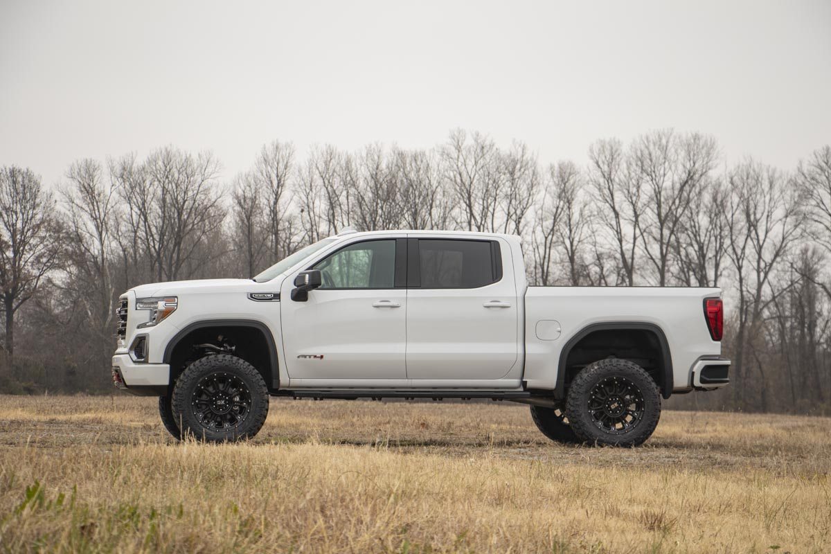Rough Country | Lift Kits | 4in GM Suspension Lift Kit Strut Spacers N3 Shocks 19-21 1500 Trailboss/AT4 Diesel PU 4WD Rough Country | 27531D