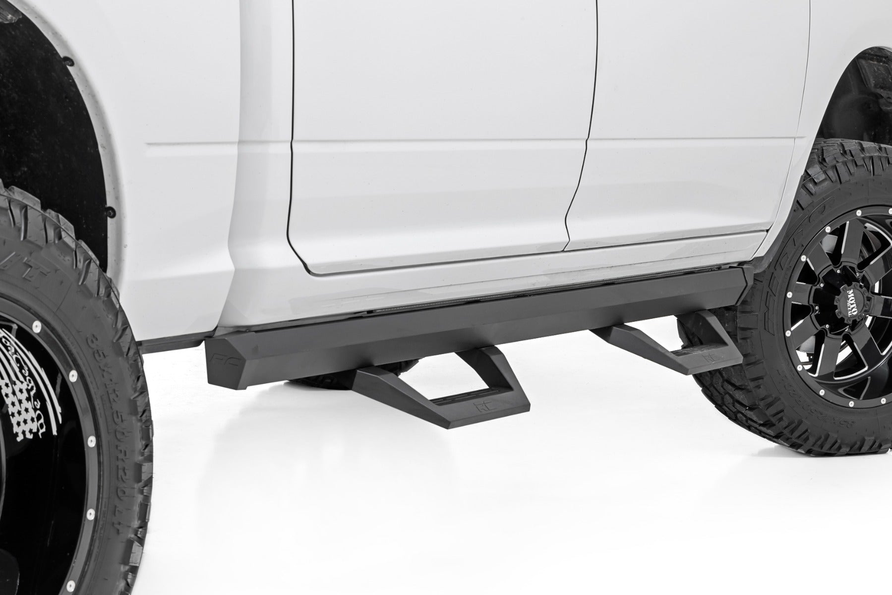 Rough Country | Side Steps | SRX2 Adjustable Aluminum Step Crew Cab 09-18 Ram 1500/10-18 2500 Rough Country | 31011A