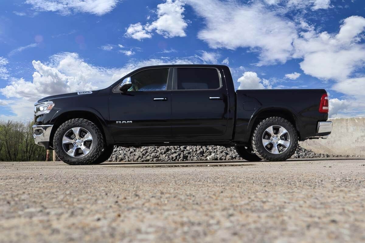 Rough Country | Leveling Kit | 2.0 Inch Ram Leveling Lift Kit 19-20 Ram 1500 4WD Air Ride Rough Country | 31012