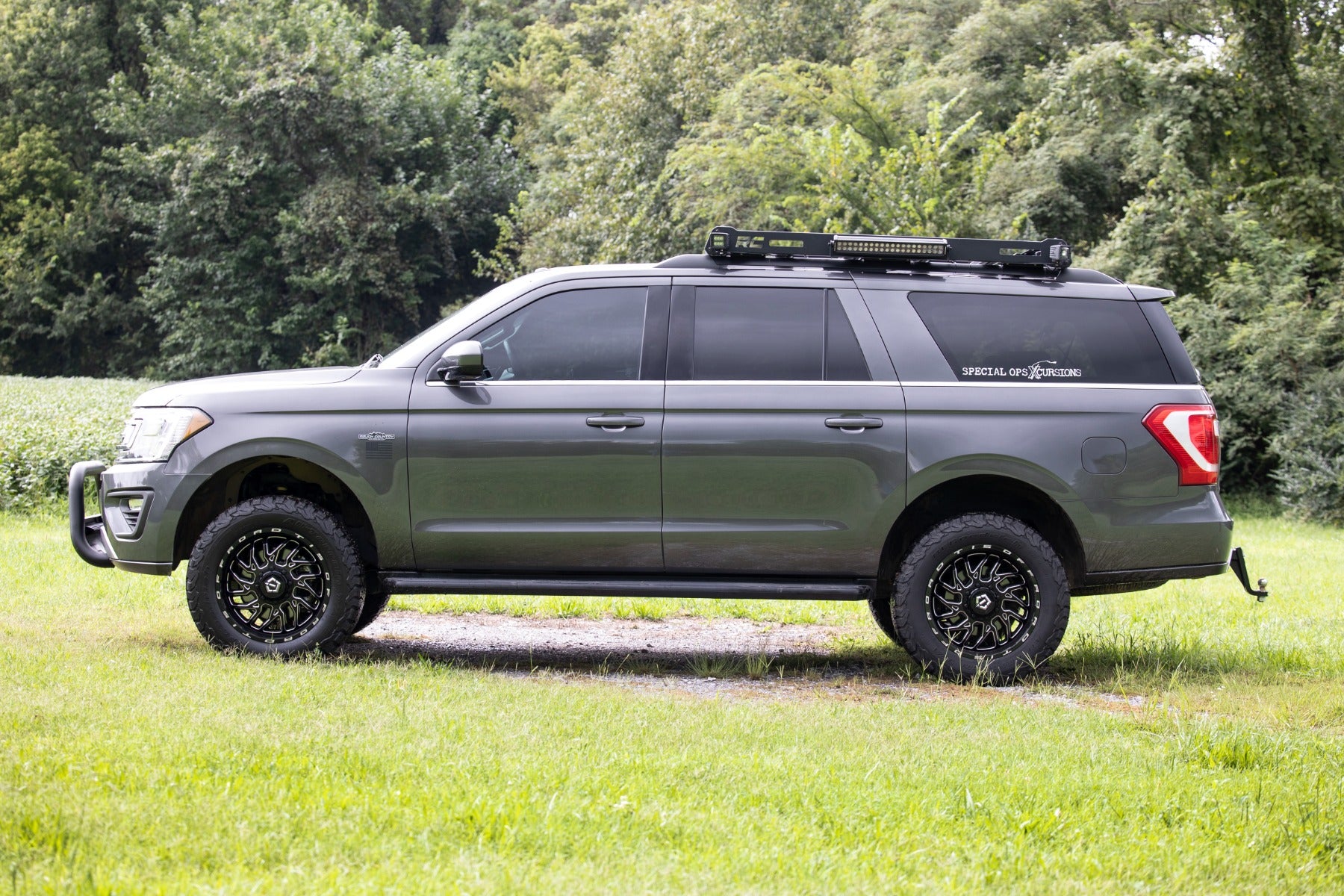 Rough Country | Lift Kits | 3 Inch Lift Kit UCA 18-Up Ford Expedition 4WD Rough Country | 40231
