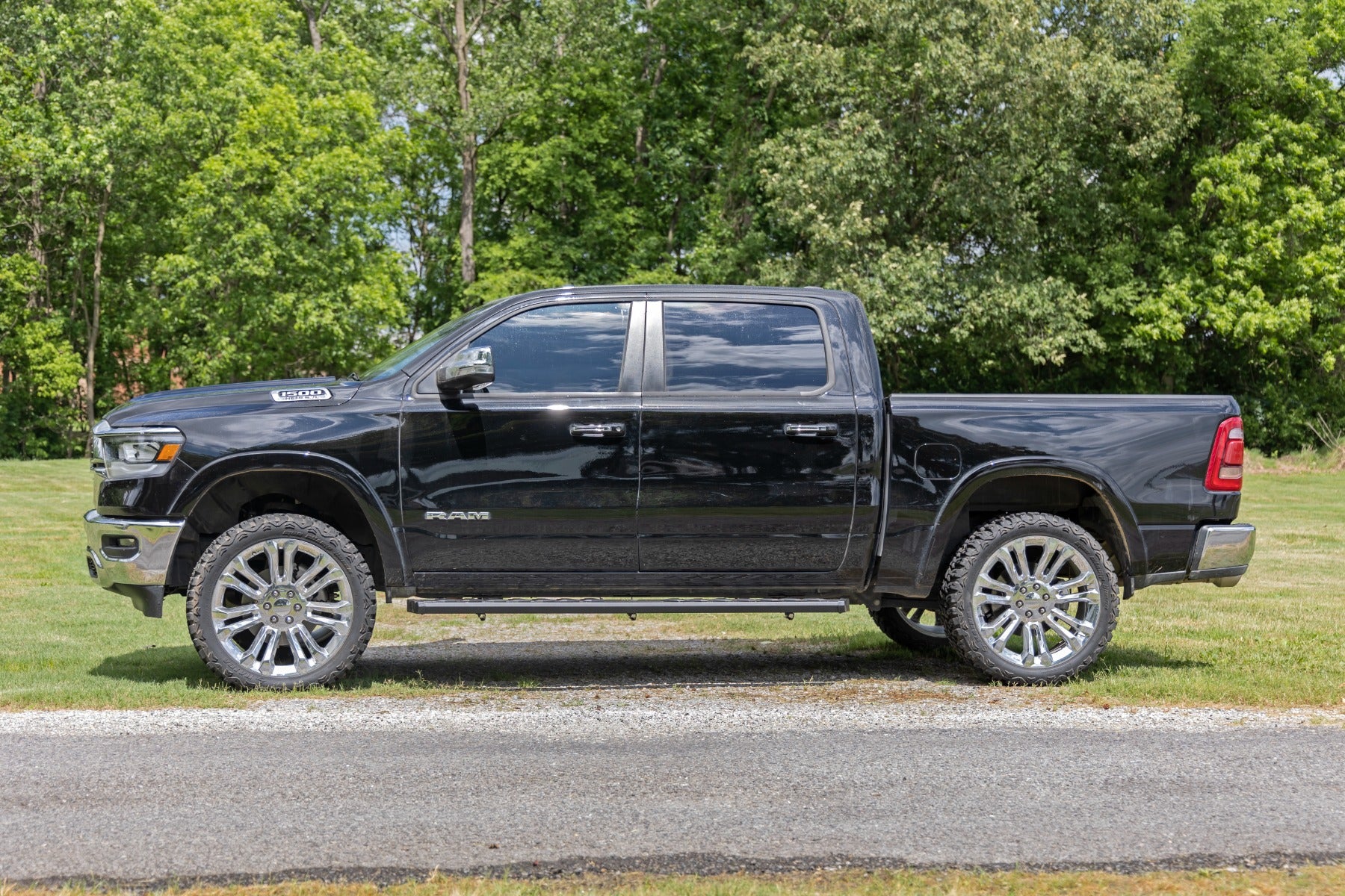 Rough Country | Running Boards | BA2 Running Board Side Step Bars 19-22 Ram 1500 2WD/4WD Rough Country | 41004