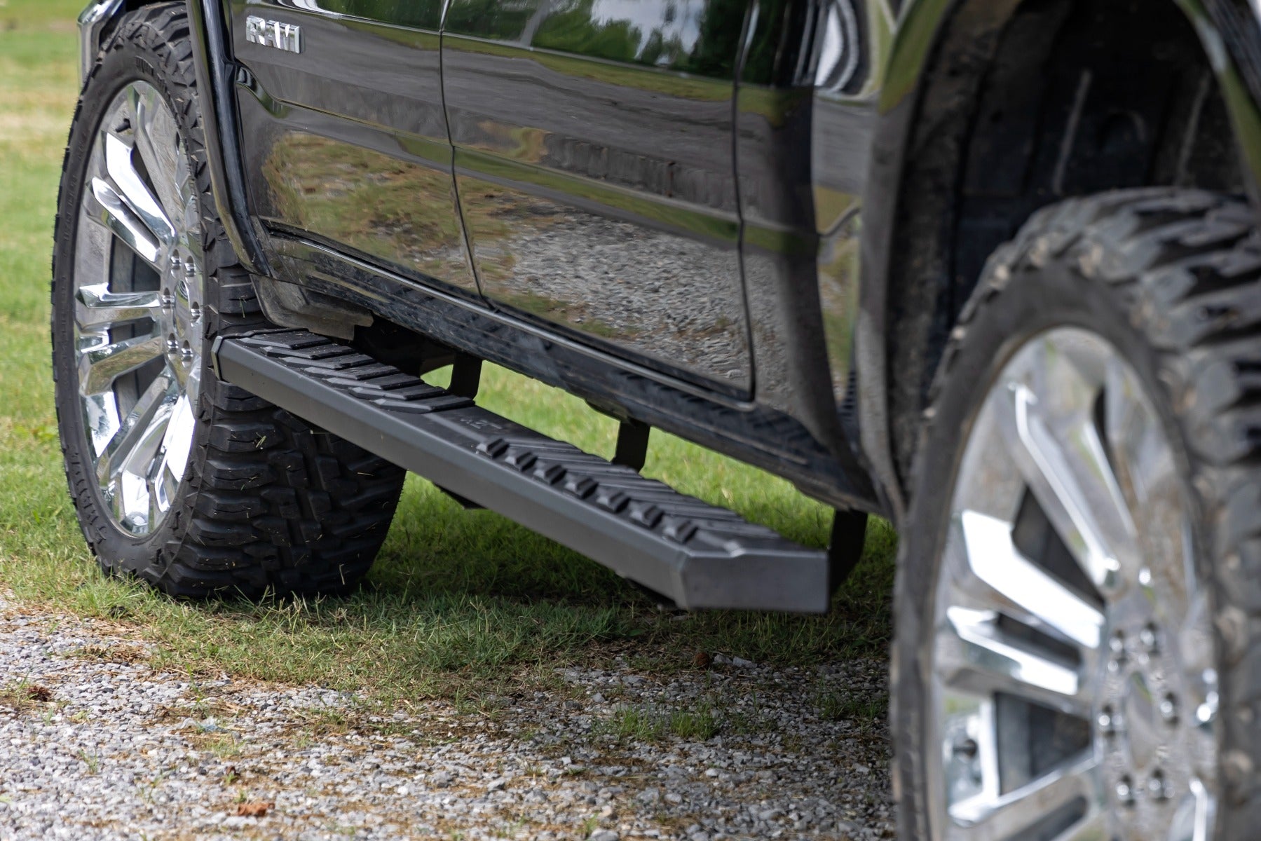 Rough Country | Running Boards | BA2 Running Board Side Step Bars 19-22 Ram 1500 2WD/4WD Rough Country | 41004
