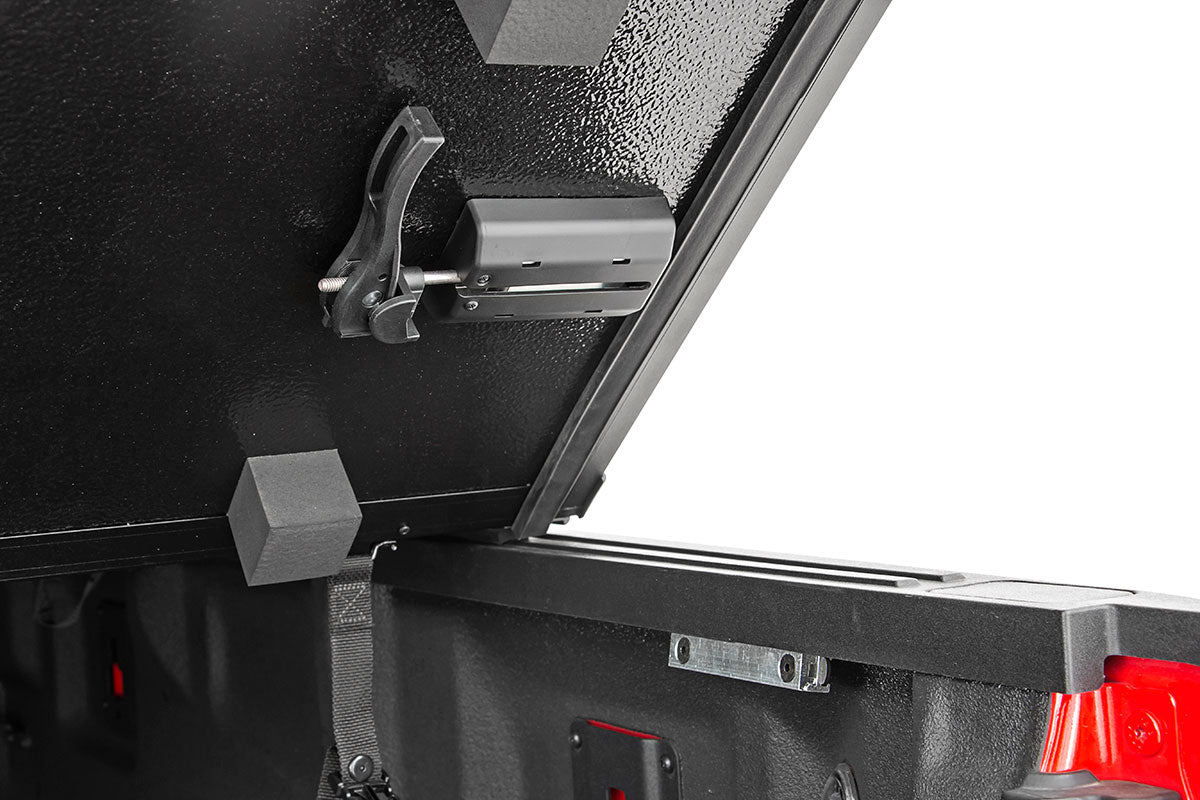 Rough Country | Tonneau Covers | Hard Folding Bed Cover 5.5 Ft Bed 15-21 Ford F-150 2WD/4WD Rough Country | 45515550A