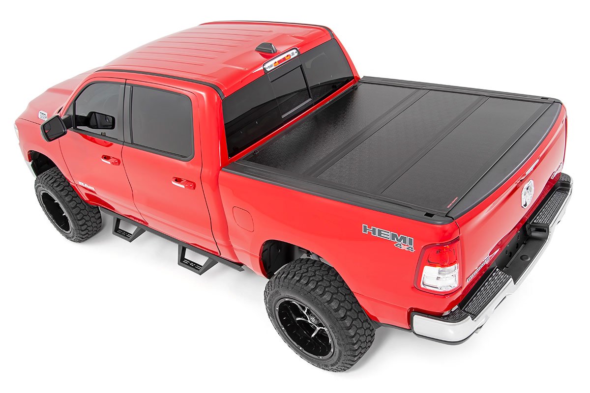Rough Country | Tonneau Covers|Truck Bed|Exterior Parts & Car Care | Dodge Low Profile Hard Tri-Fold Tonneau Cover 19-20 RAM 1500 Quad/Mega Cab 5.5ft; Bed W/O RAMbox Rough Country | 47320550