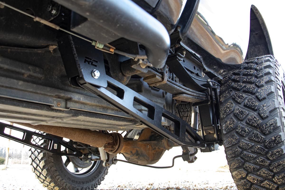 Rough Country | Suspension Traction Bar | Ford Traction Bar Kit 0-3 Inch Lift 05-16 Ford F-250 4WD Rough Country | 51005