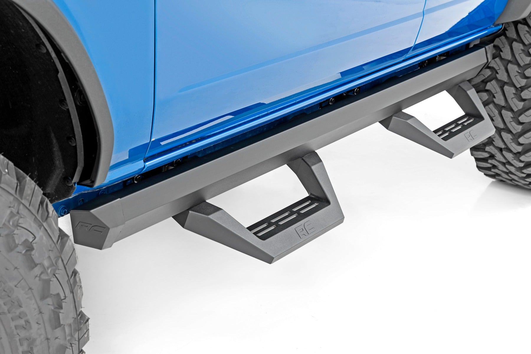 Rough Country | Side Steps | SRX2 Adjustable Aluminum Step 21-Up Ford Bronco 4WD Rough Country | 51029