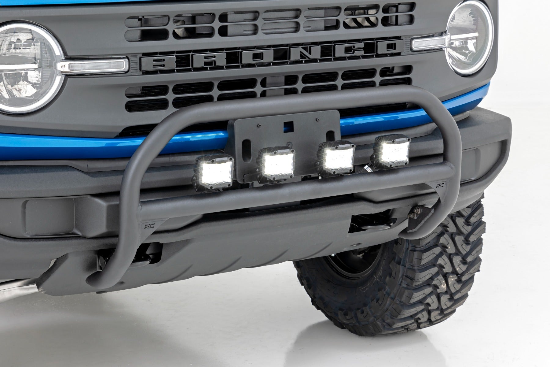 Rough Country | Bumper Bull Bar | Nudge Bar 20 Inch Black Series DRL Single Row LED 21-Up Ford Bronco 4WD Rough Country | 51047